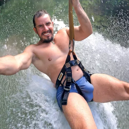 some random guy 😍🍆