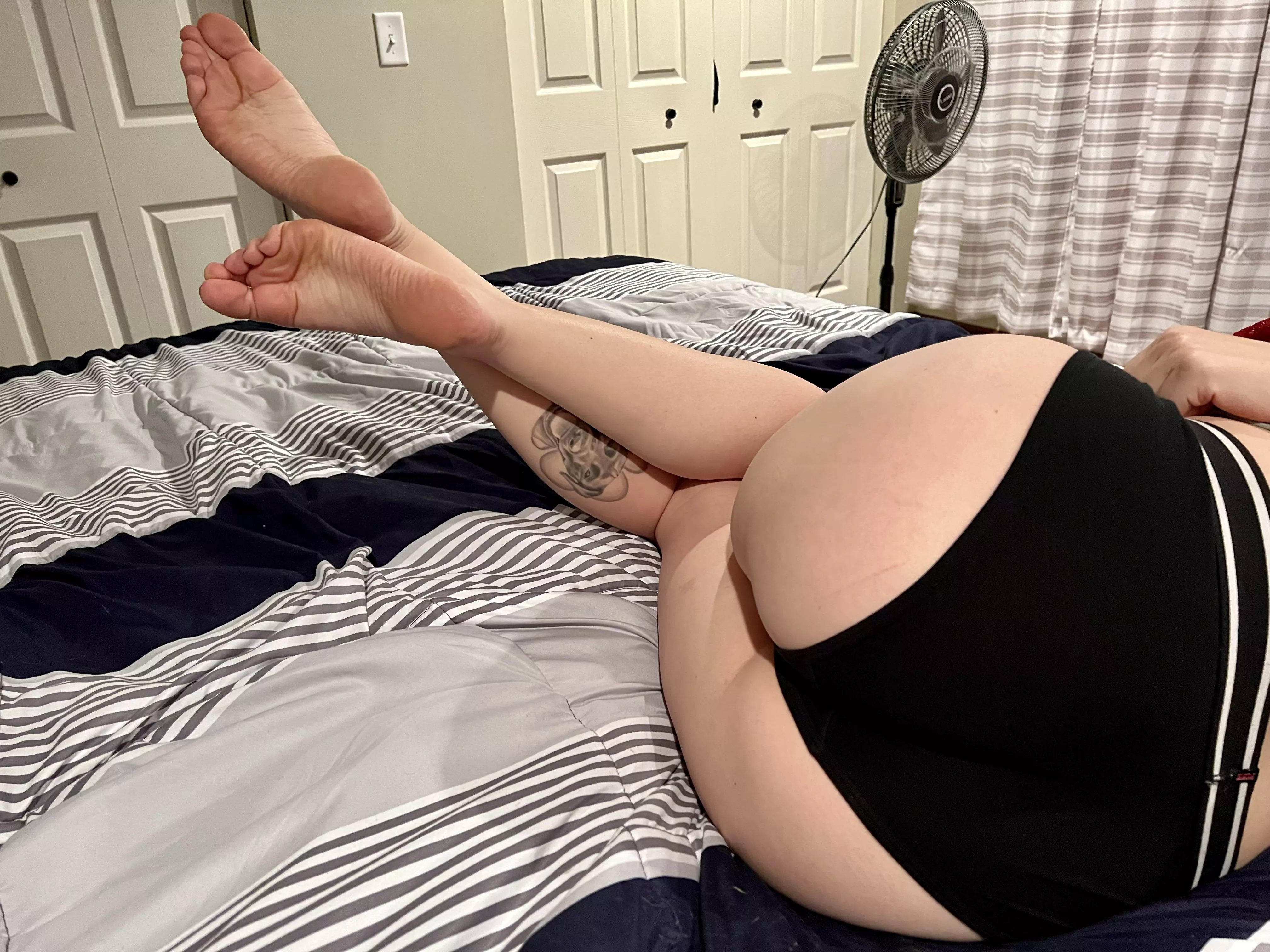 Some soles and some butt! 😊