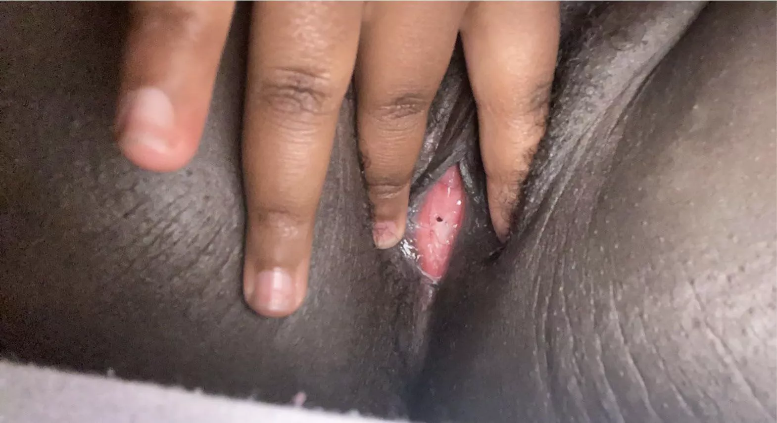some tight virgin pussy for the feed! 🤗