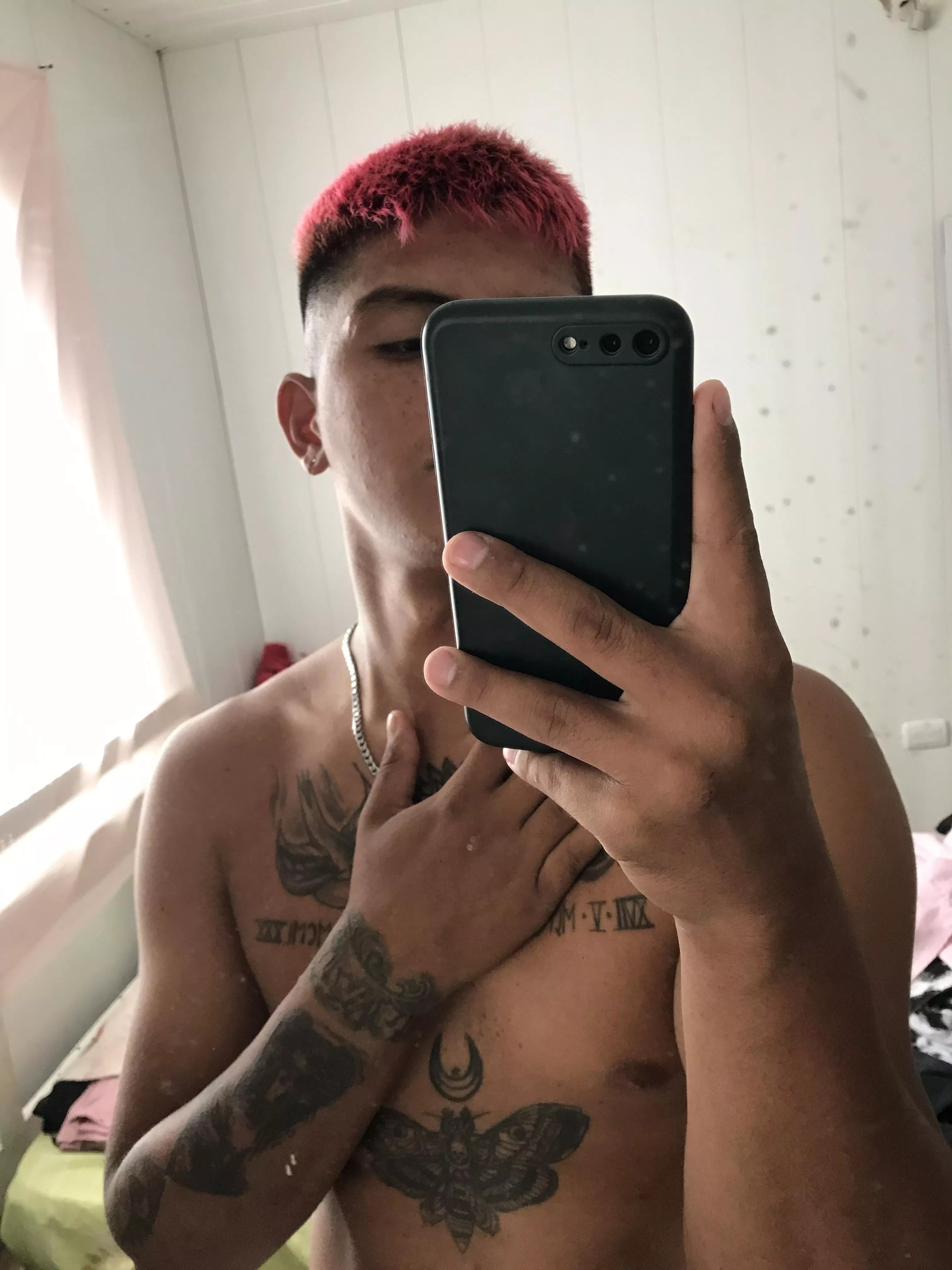 Someone say hello 👋 first photo here🤠🤠