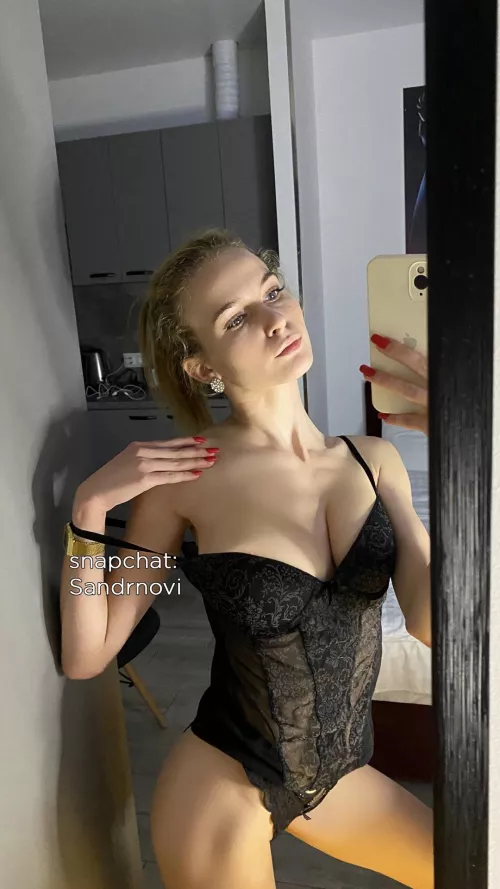 Sometimes I’m pretty. Or at least I feel pretty. [F]19