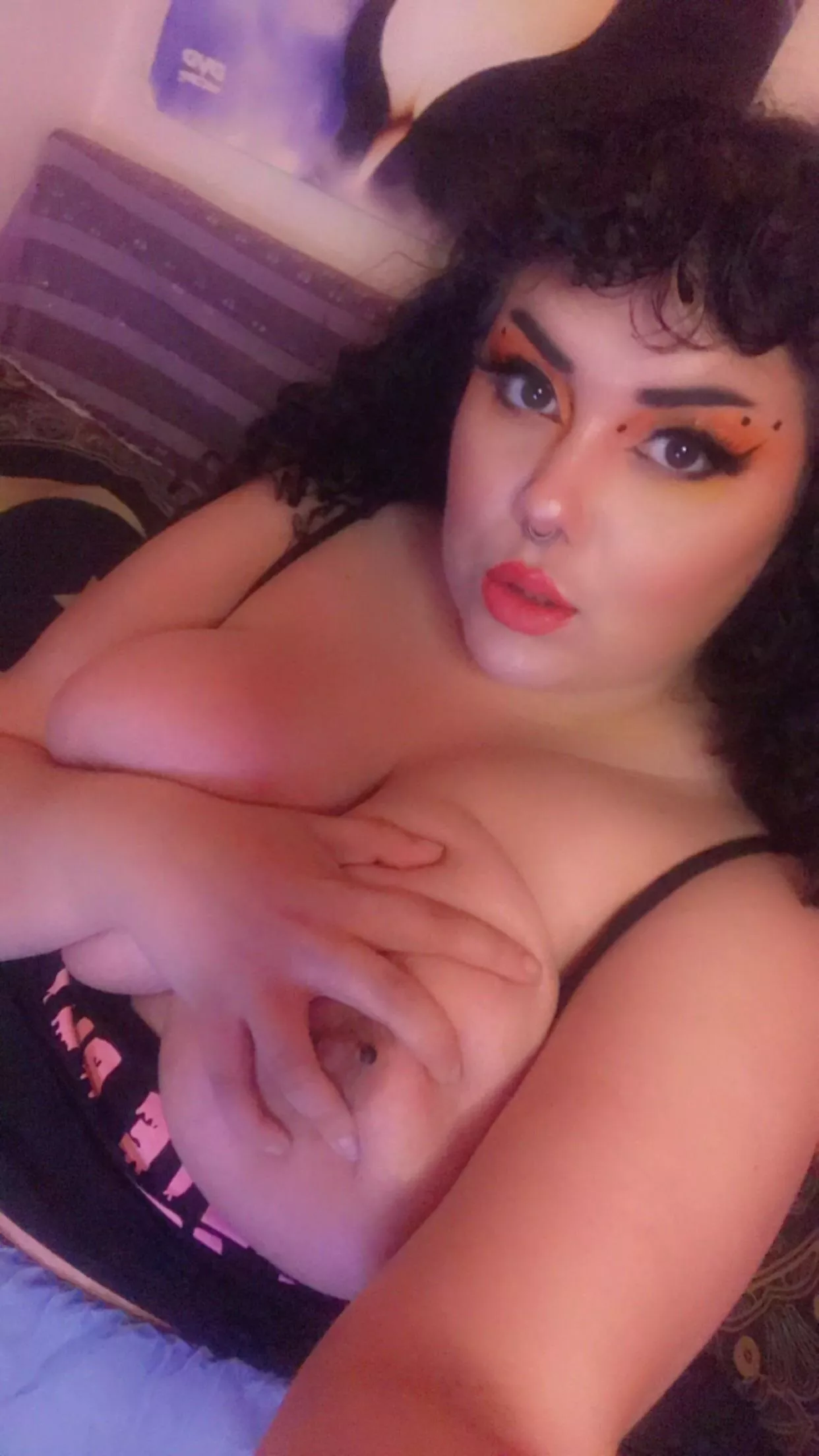 Spend your Friday night with me baby~ Spend your Friday night with me baby~