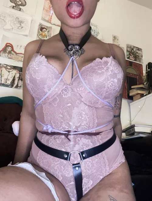 Sponsor me getting proper ropes 😭 My tits look cute tied up 💕