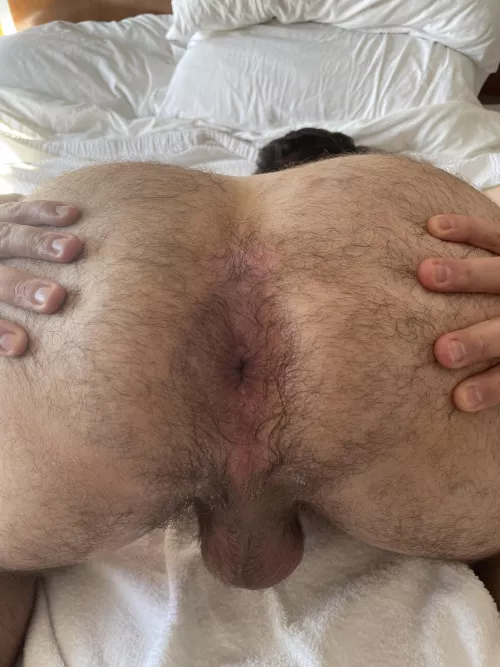 Spreading’ them for ya