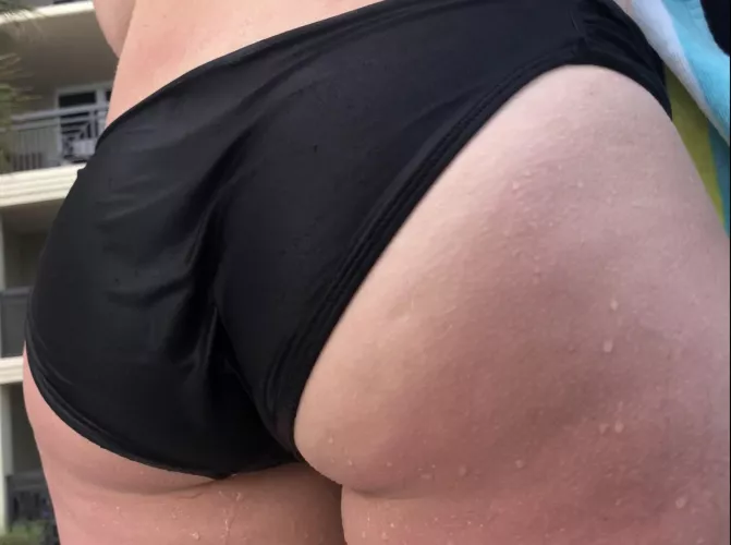 Spring break cheeks 🥵🤤