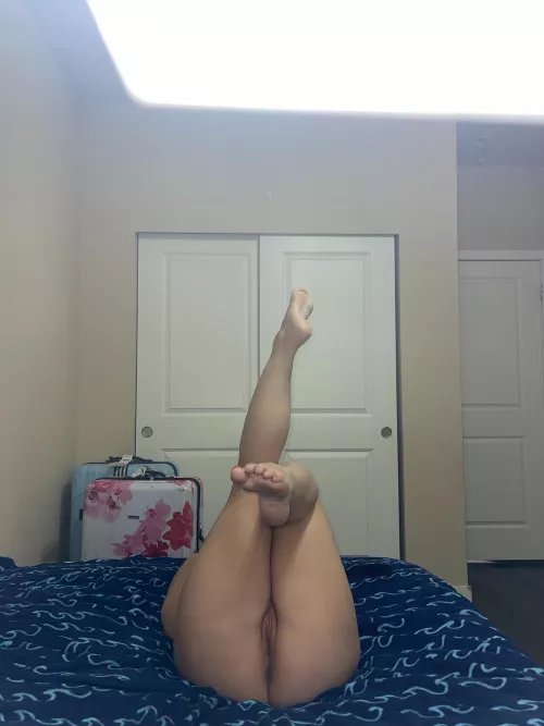 Start with my feet first😉 Free trials going on now, don’t miss out😈