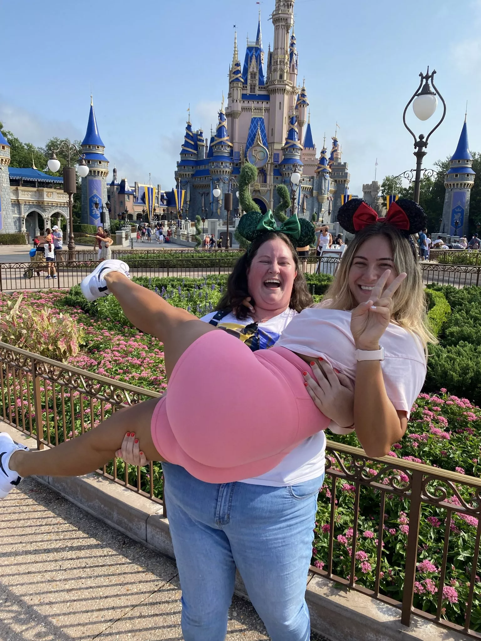 Stephanie (BBCAN10)'s full cheeks