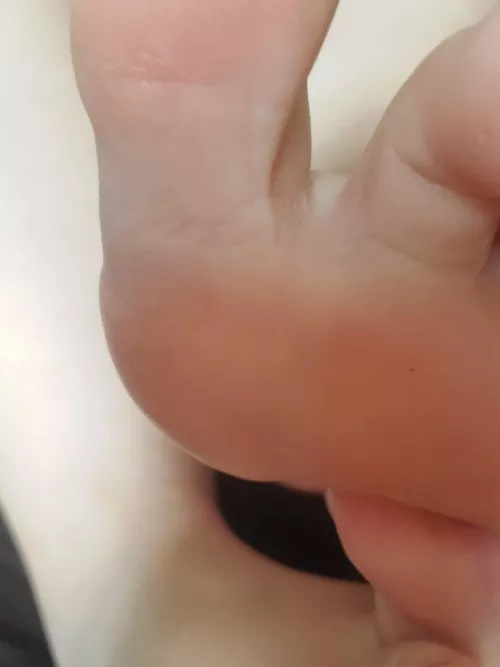 Stepping on you [domme] 😘