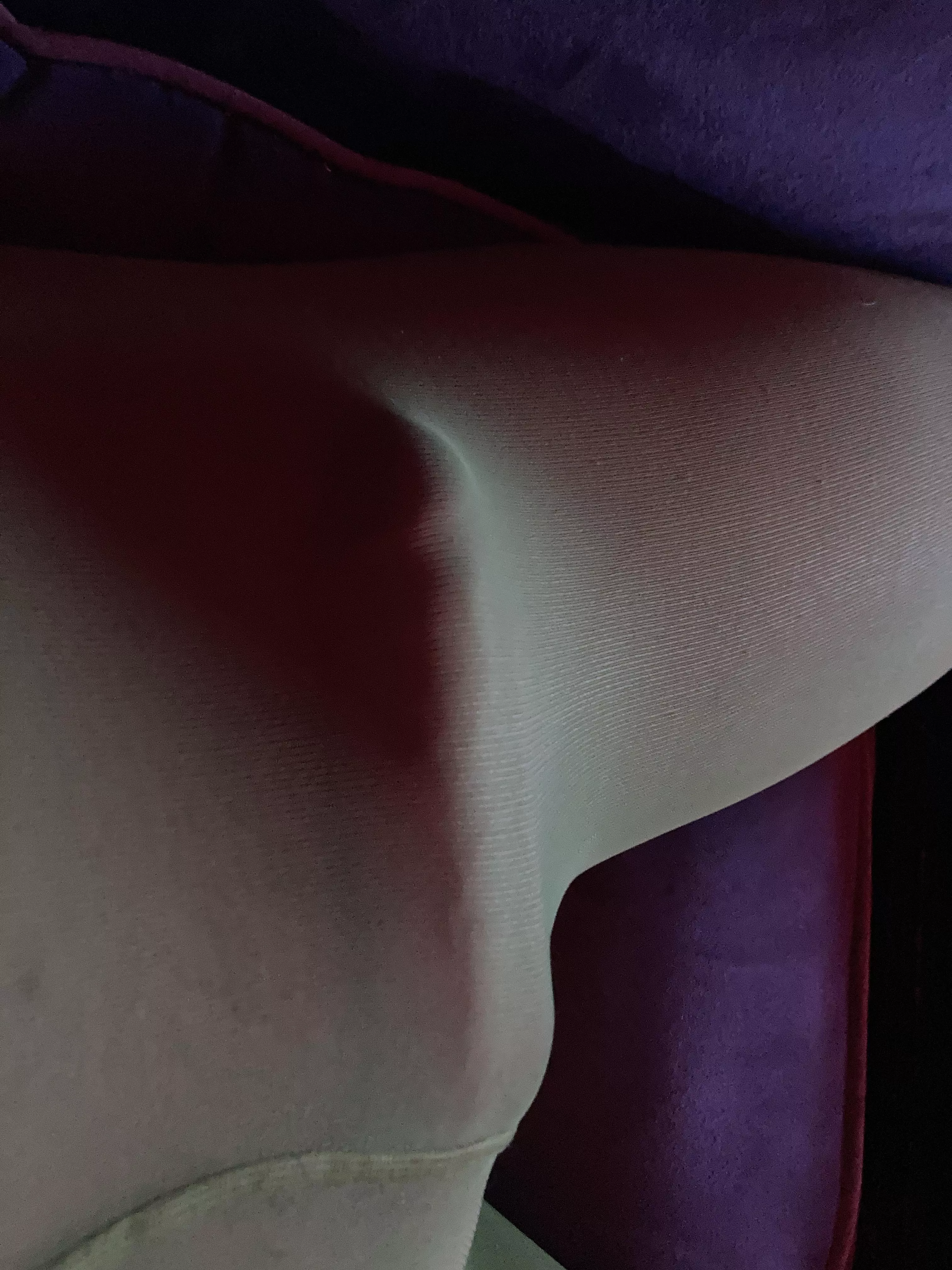 Stoned and bulging in tights