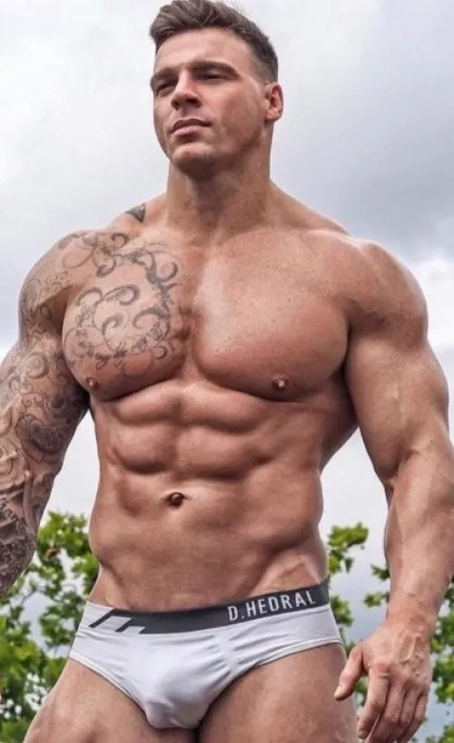 “Stuart Tomlinson” …