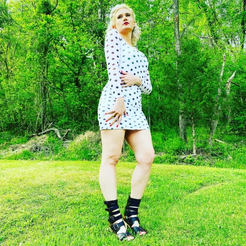 Sub this little country girl next door today and experience southern hospitality at its finest. No ppv daily vids solo and b/g. See me get used in pov