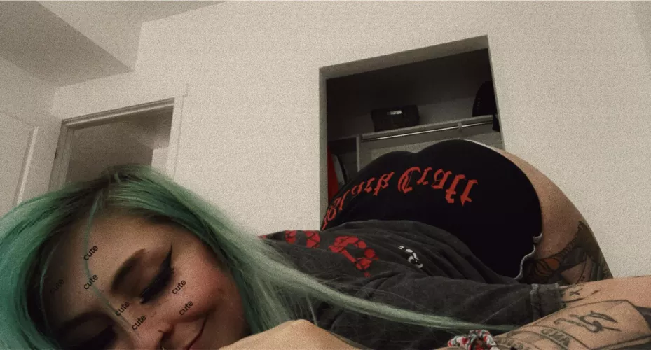 ๐ค submissive babygirl with a FREE onlyfans eager to please you ๐ค b/g โข g/g โข threesome โข solo content available! link below!!