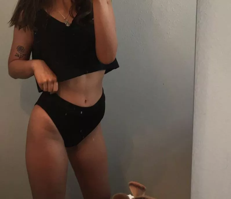 subscribe to see whats underneath 😈