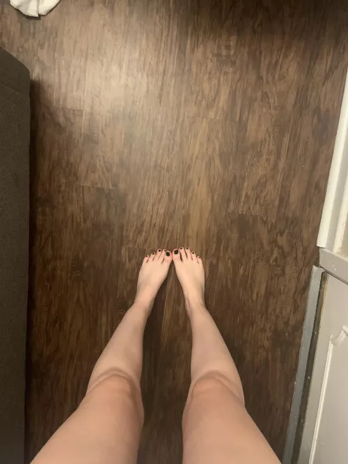 Suck my toes 🥰