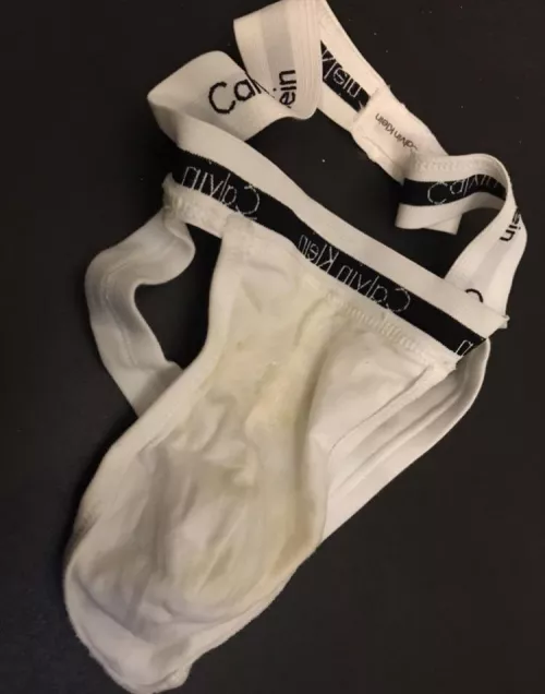 Suck the cum out bro 🥵🥵🥵