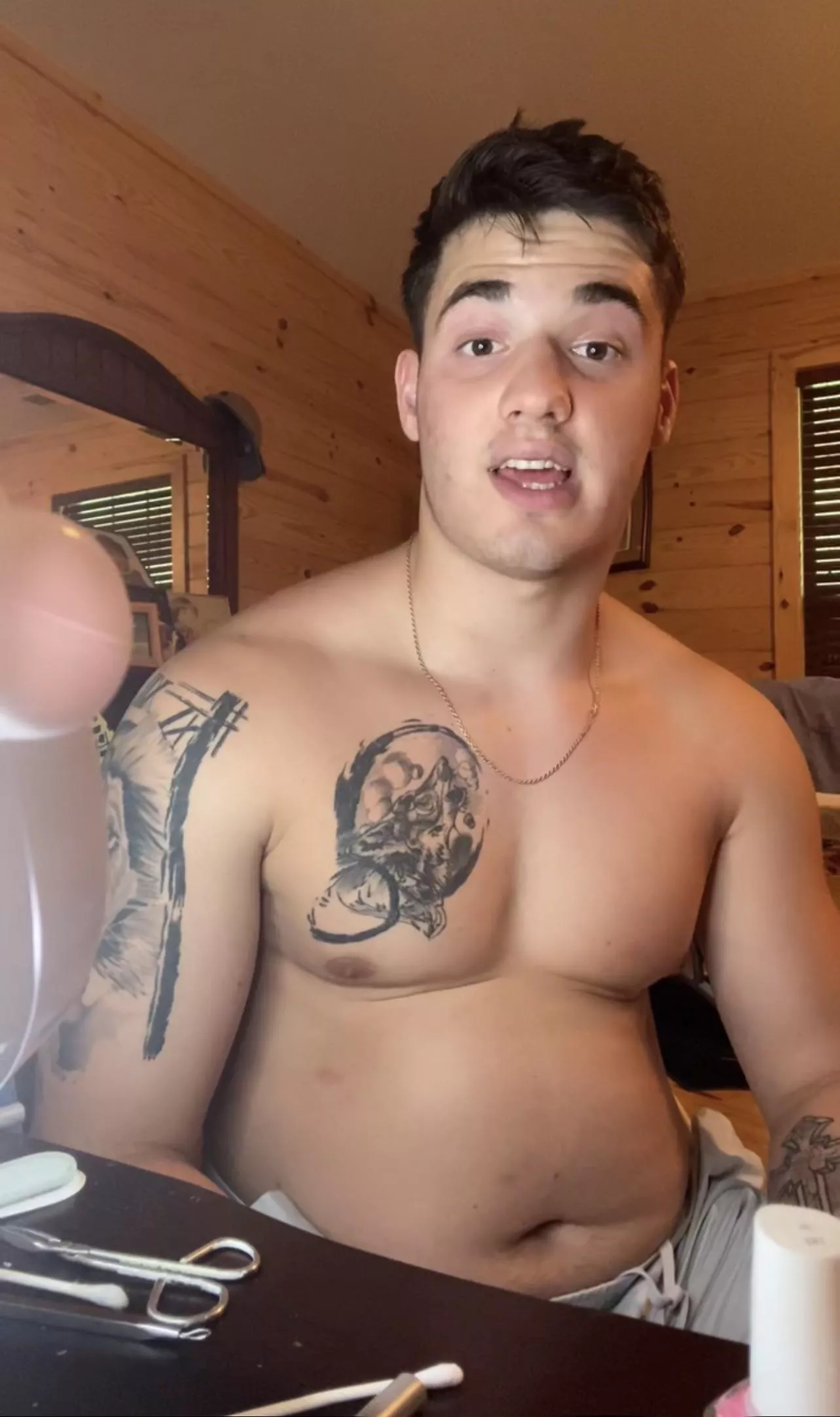 Sunday chillllin, 19M Sunday chillllin, 19M