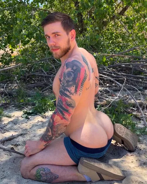 Suns out buns out ☀️ 🍑