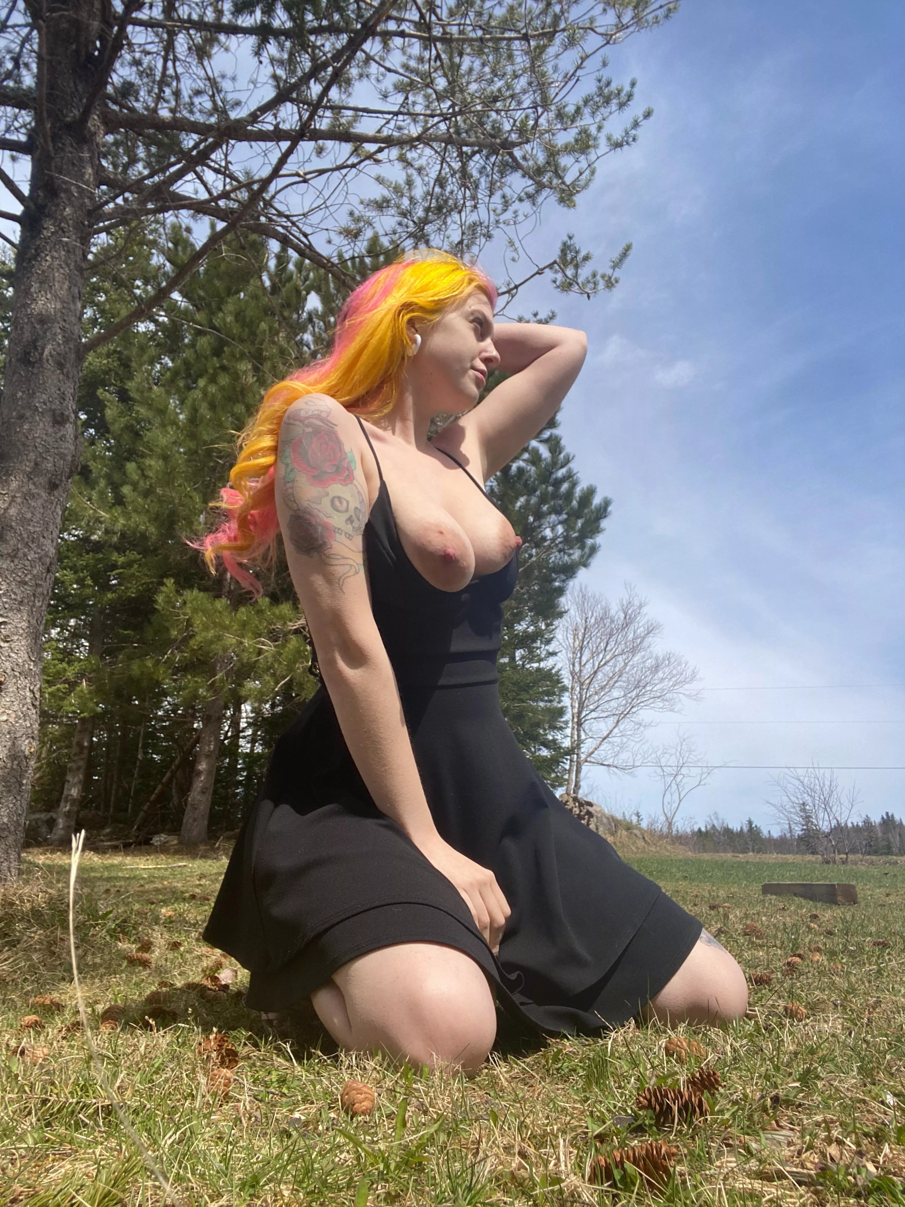 Suns out tits out 🌞