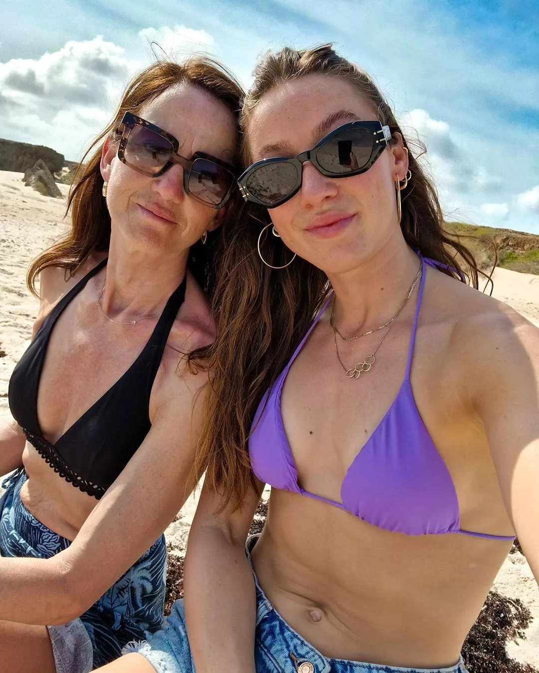 Suzanne Schulting (R) - Dutch Speed Skater