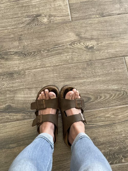 sweaty and ready for you! what would you do for a sniff?😍