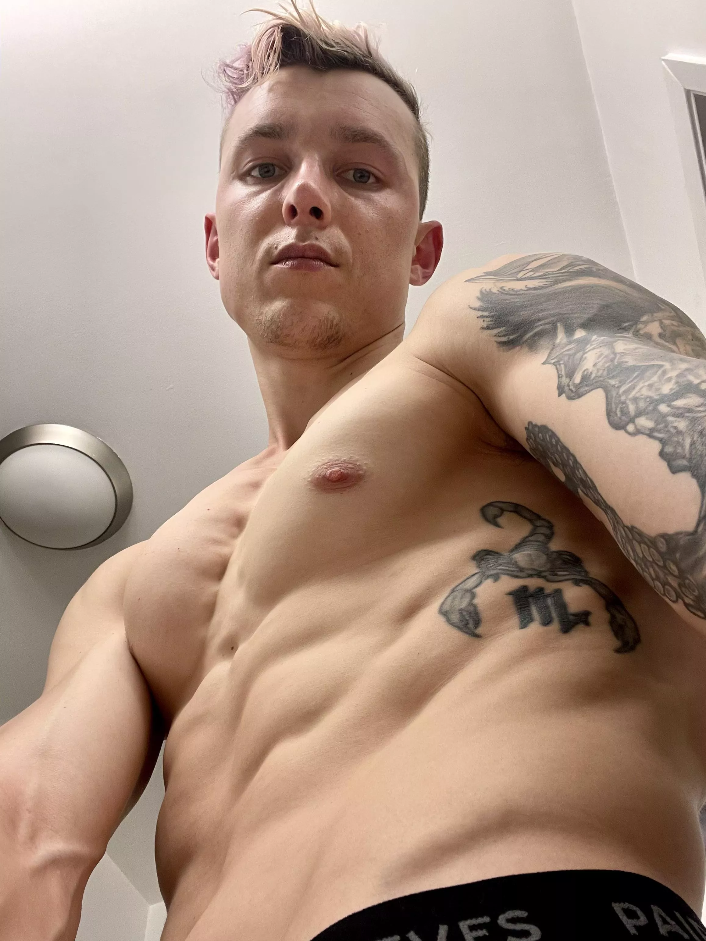 sweaty day 🔥🦧💋🫶