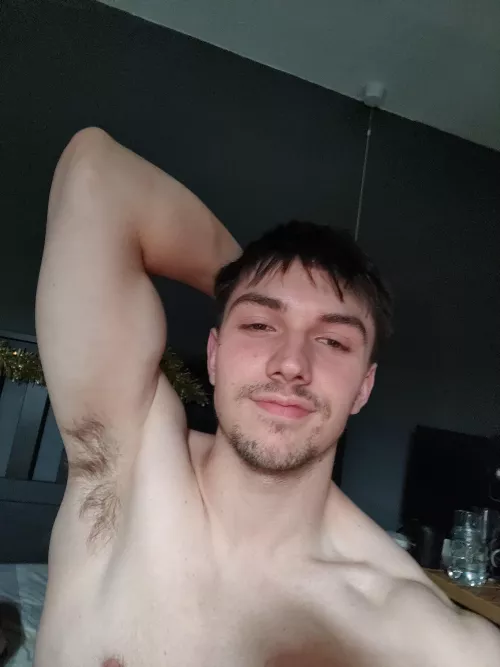 sweaty day today, goodnight Reddit 😘