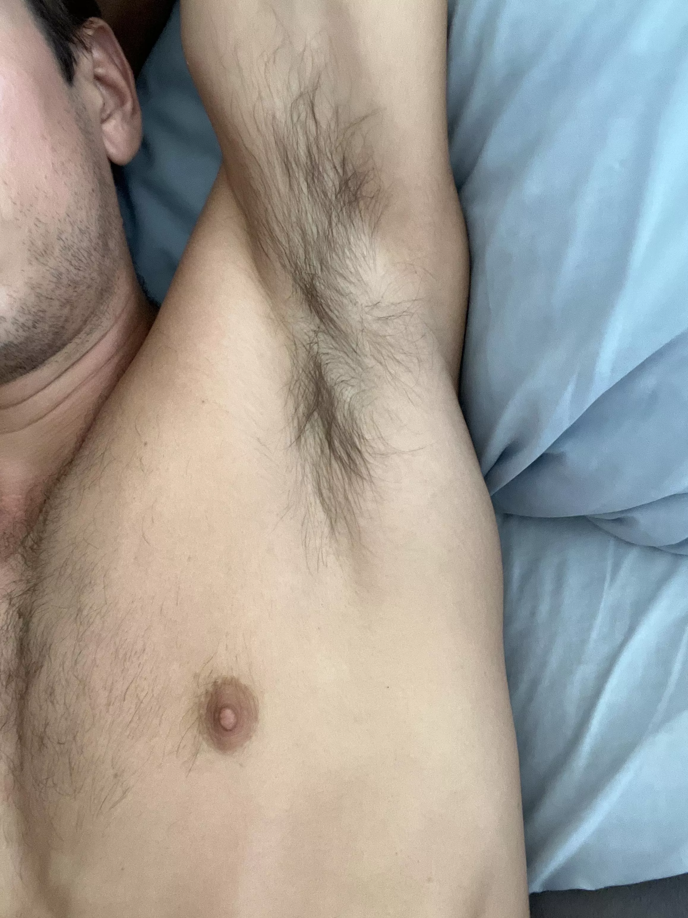 Sweaty pits after the gym💦