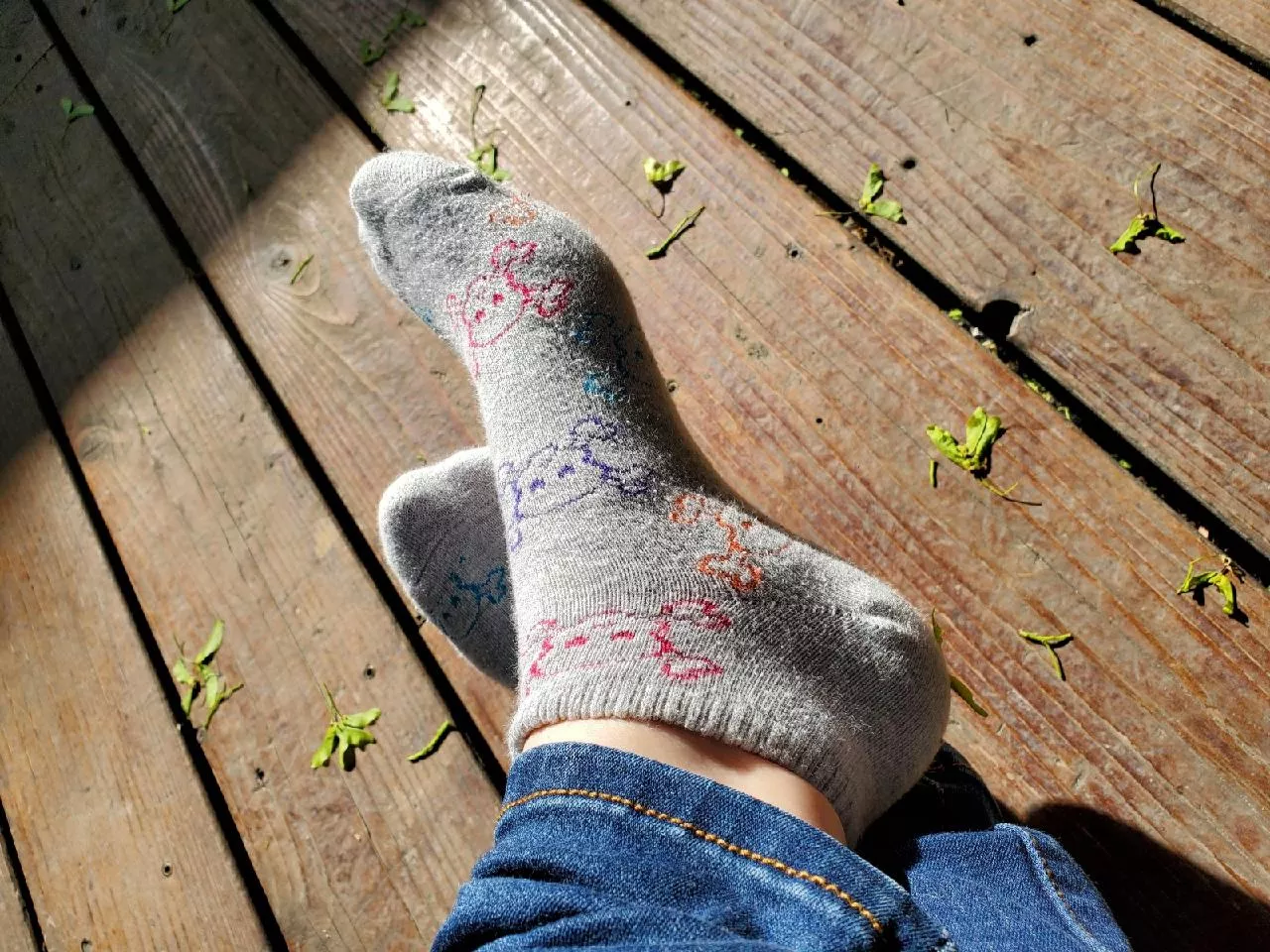 Sweaty sun socks 🌞