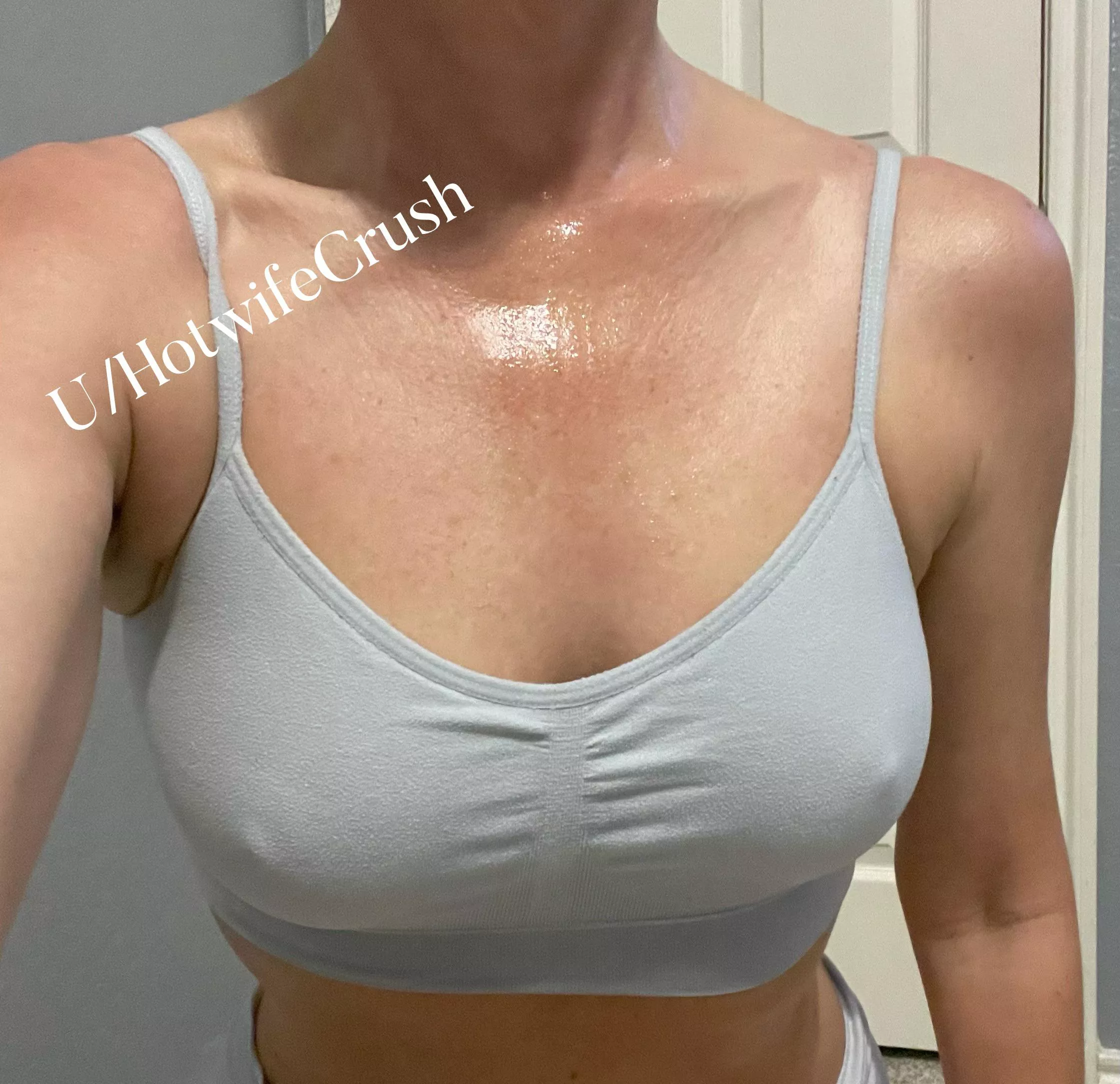 Sweaty titties (F) 45