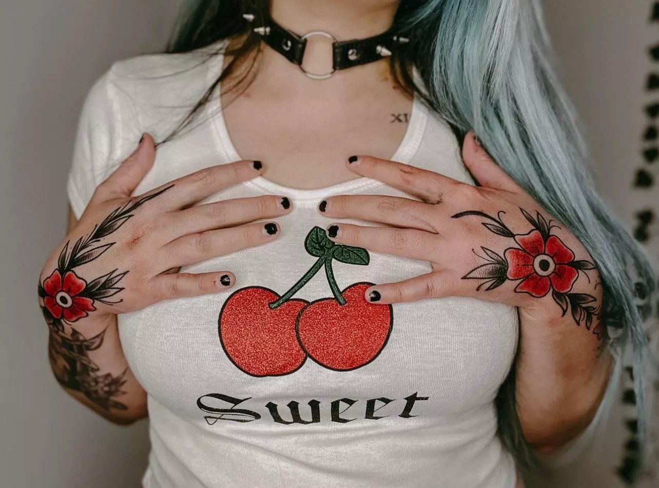 🍒 sweet & tatted babygirl eager to please you! free onlyfans link below! 🍒NEW GIRL ON GIRL CONTENT!!