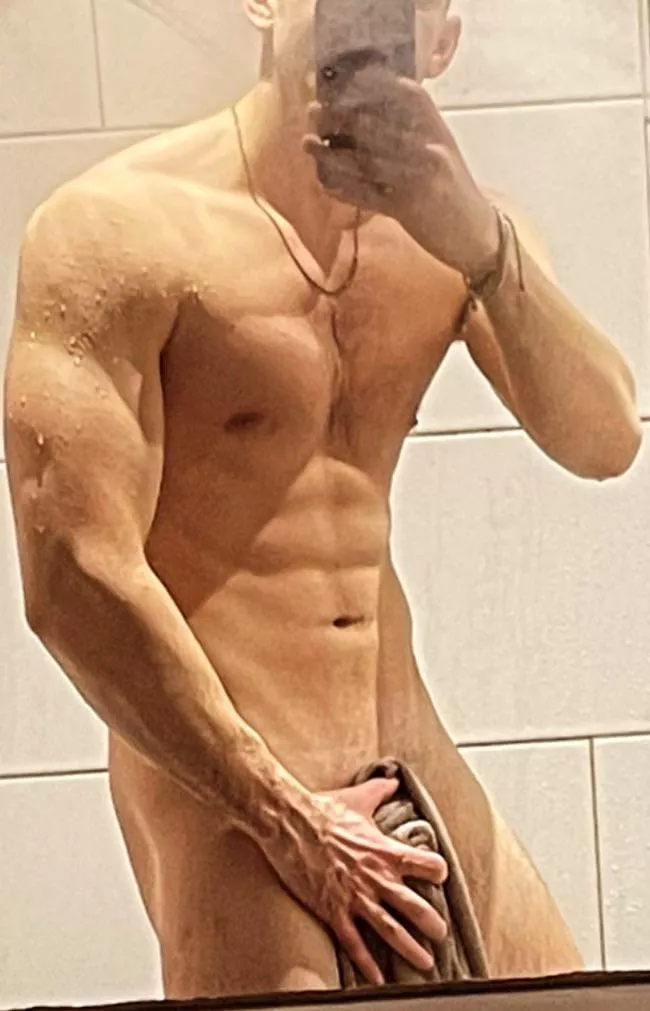 Take me the towel away and fuck me!! Take me the towel away and fuck me!!