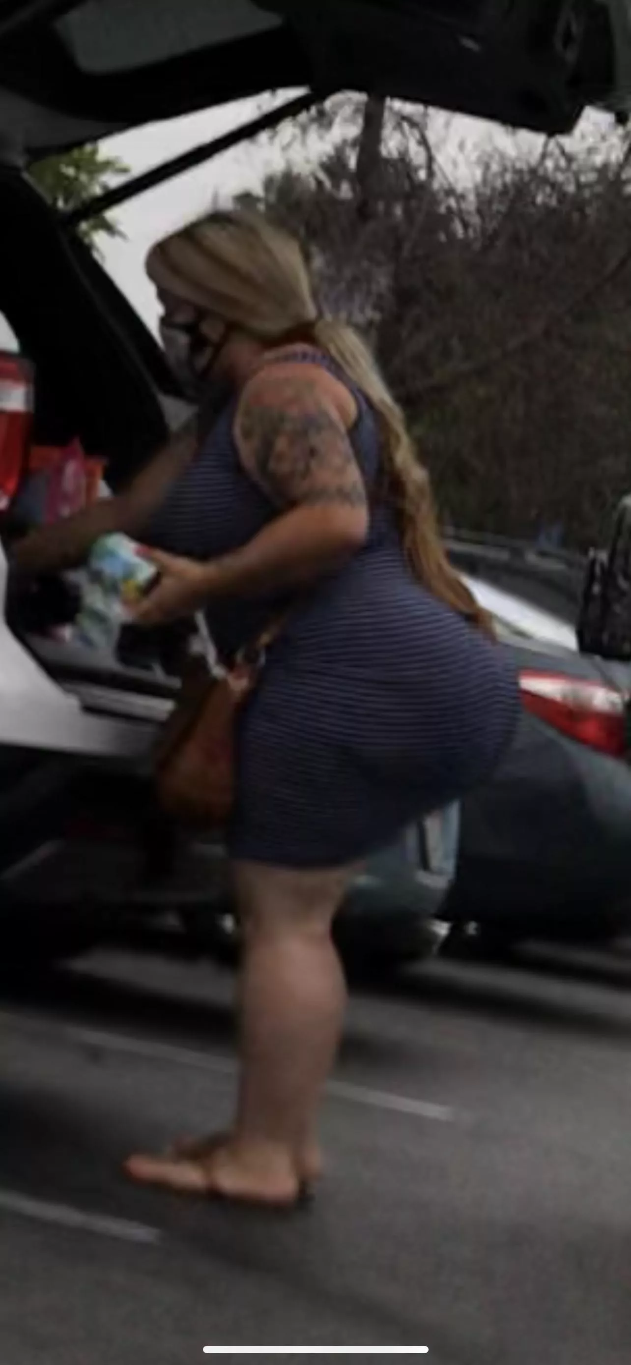 Talking with her rn, tryna get her show off more of that ass