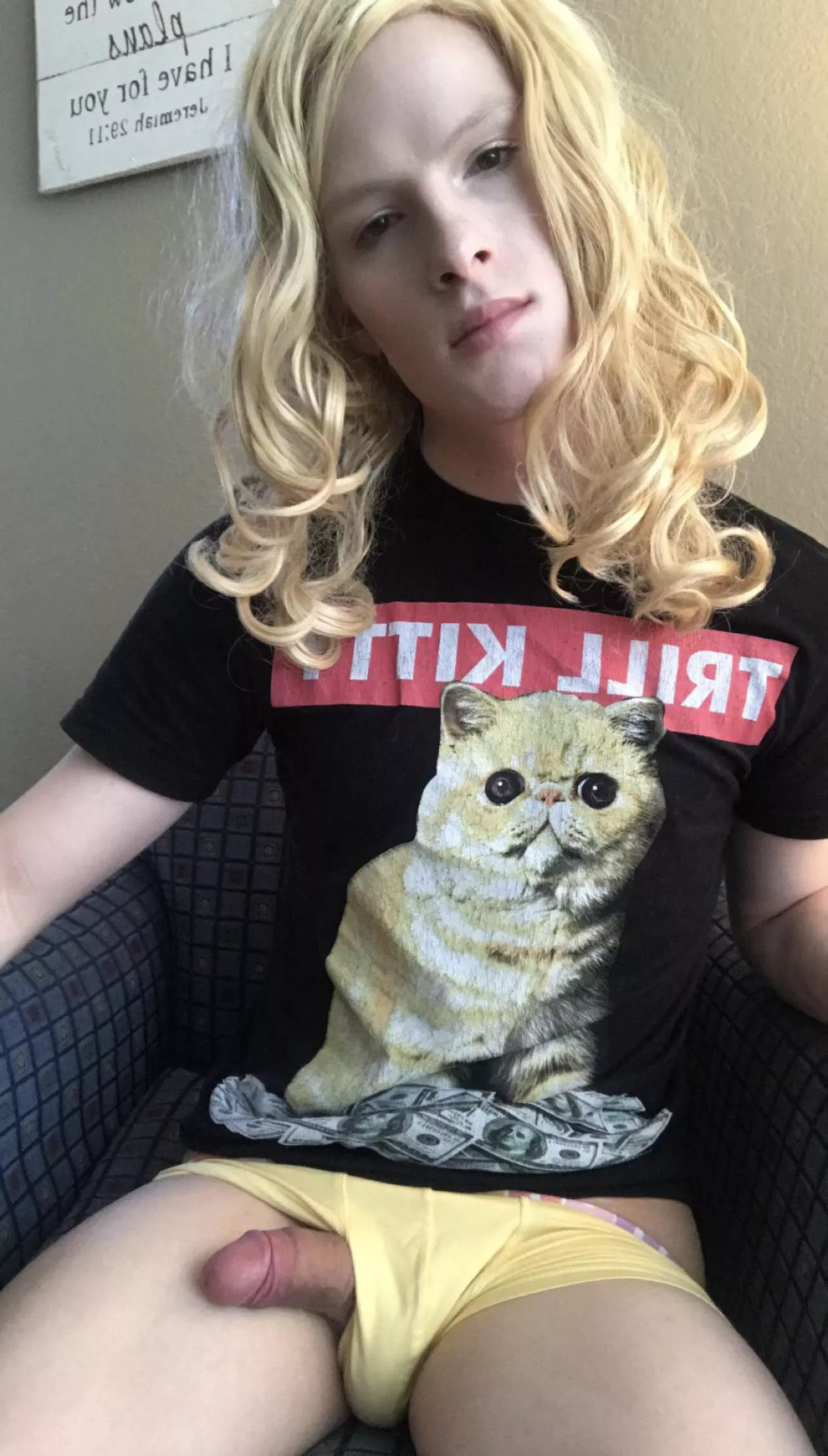 Taste my pussy babe 🤣👅