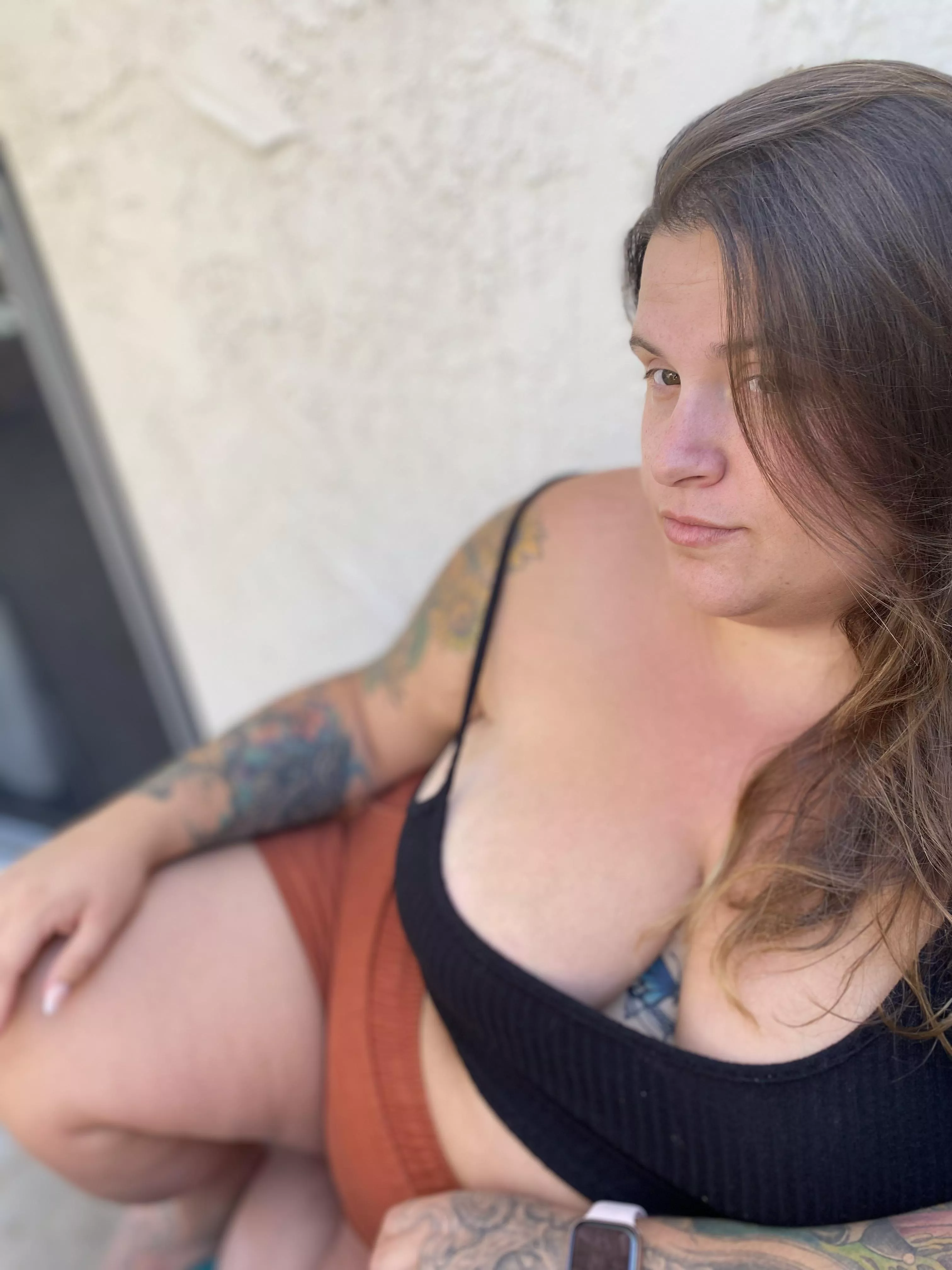 tattooed seductive stoner. let me share my tatted big natural curves with you!