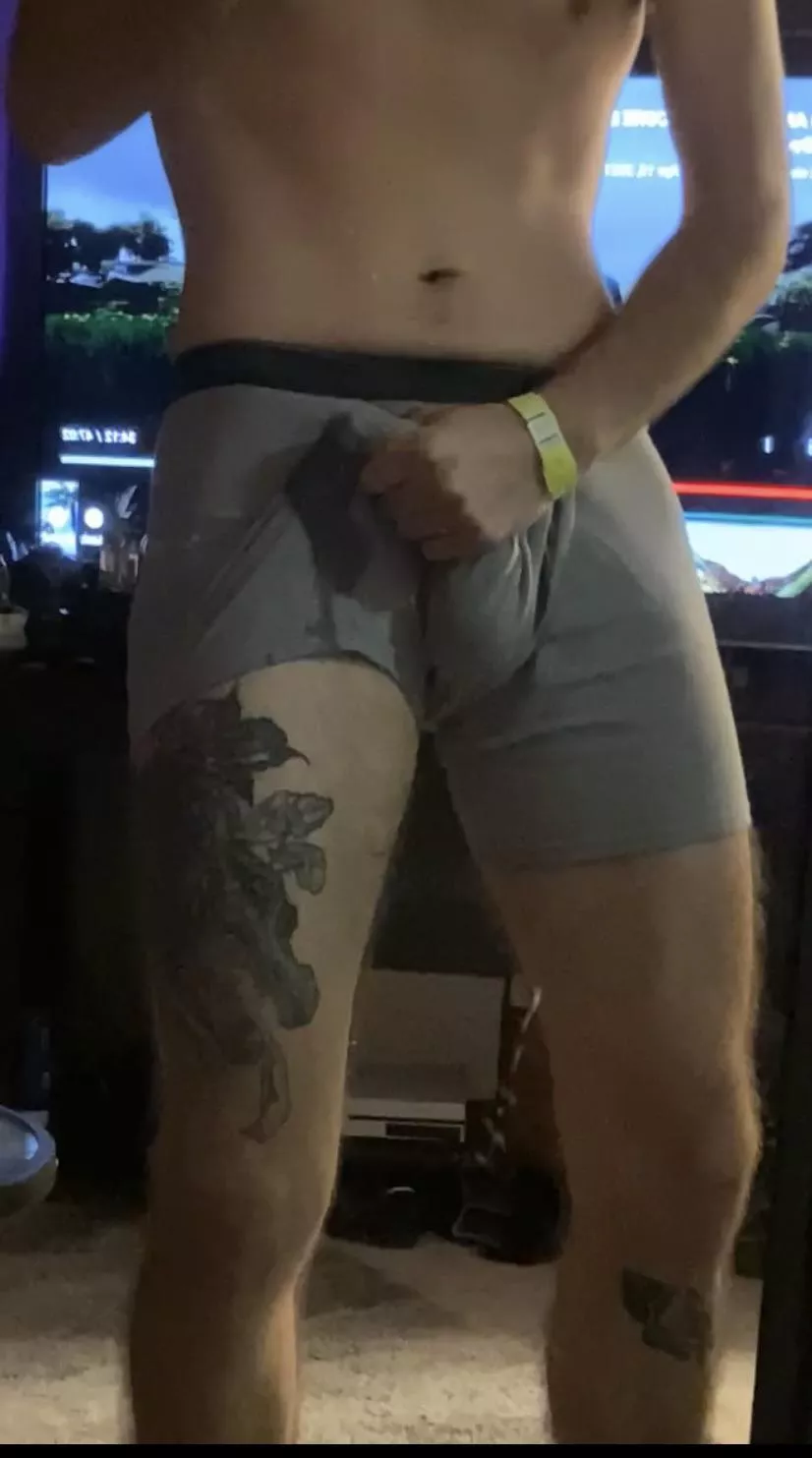 teased myself too long and had a leak, find the full thing on fansly!