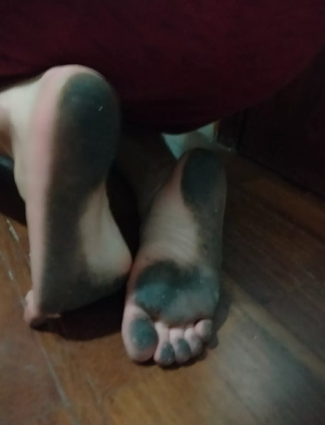tell me on my DMs what you think of my filthy soles