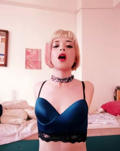 thats the face that i sit just the head of your dick💦