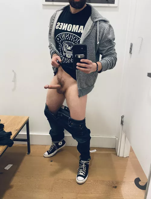 The AE fitting room attendant knows I take nudes. Today she asked to see. Of course, I was more than happy to share. π