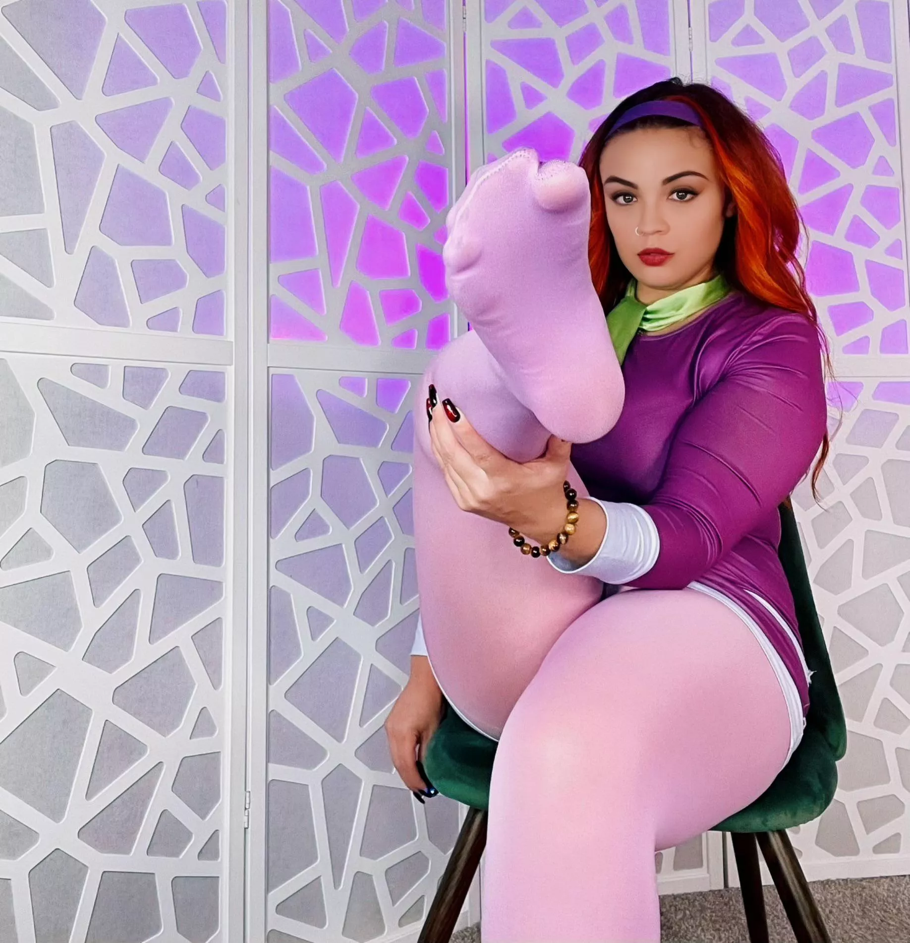 The best part about Daphne? Her pantyhose of course ☺️