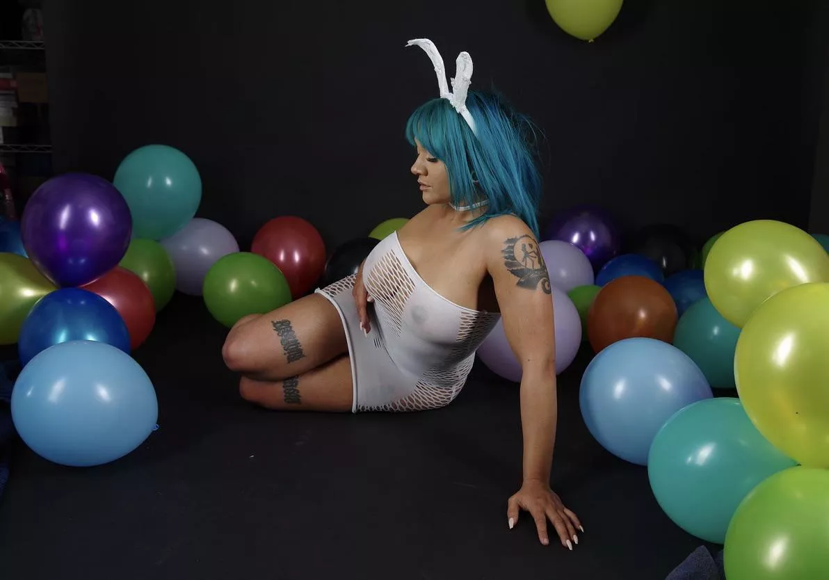 The Easter bunny is cumming early this year 🐣 🐰 🪺