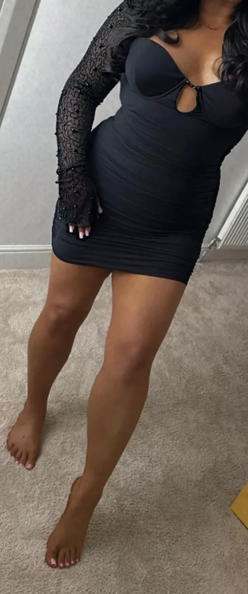 The first time showing my feet and body, what do you think?😬