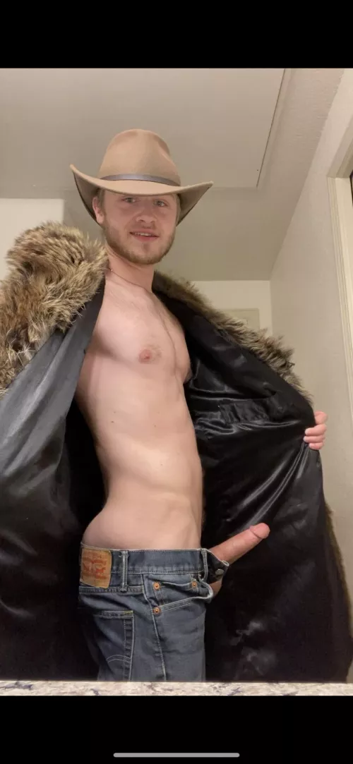 The fur coat was made for this 😂