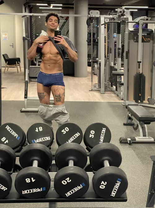 The gym was empty but technically this was still in public, right?🙃