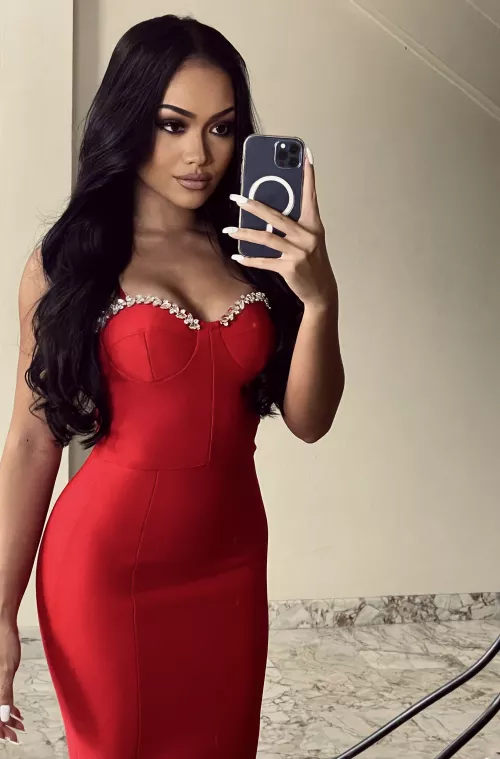 the lady in red 💃🏼