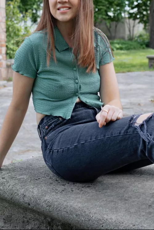 the occasional glances over don’t go unnoticed 😋