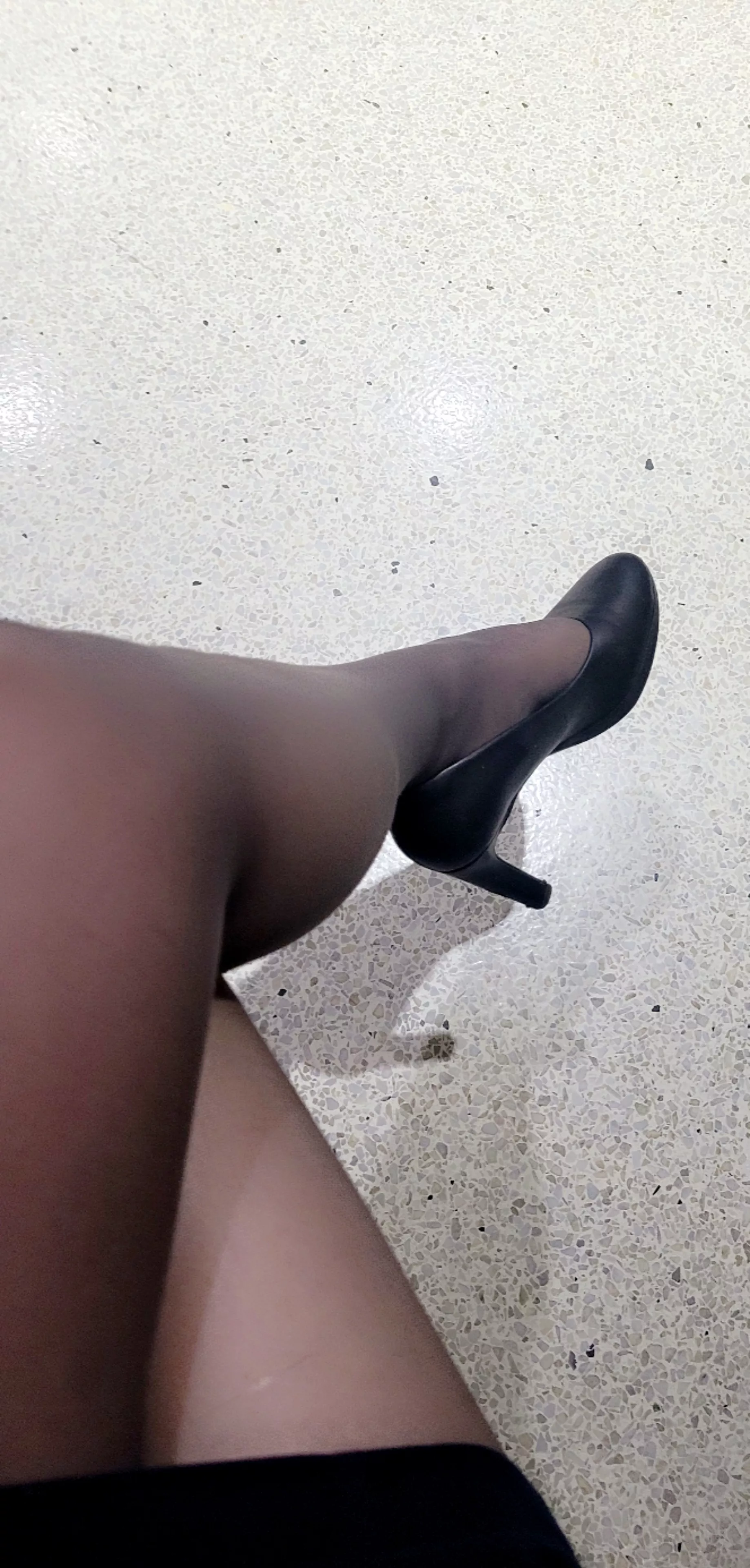 the only thing that's going down on today's flight, is me... message me daddy