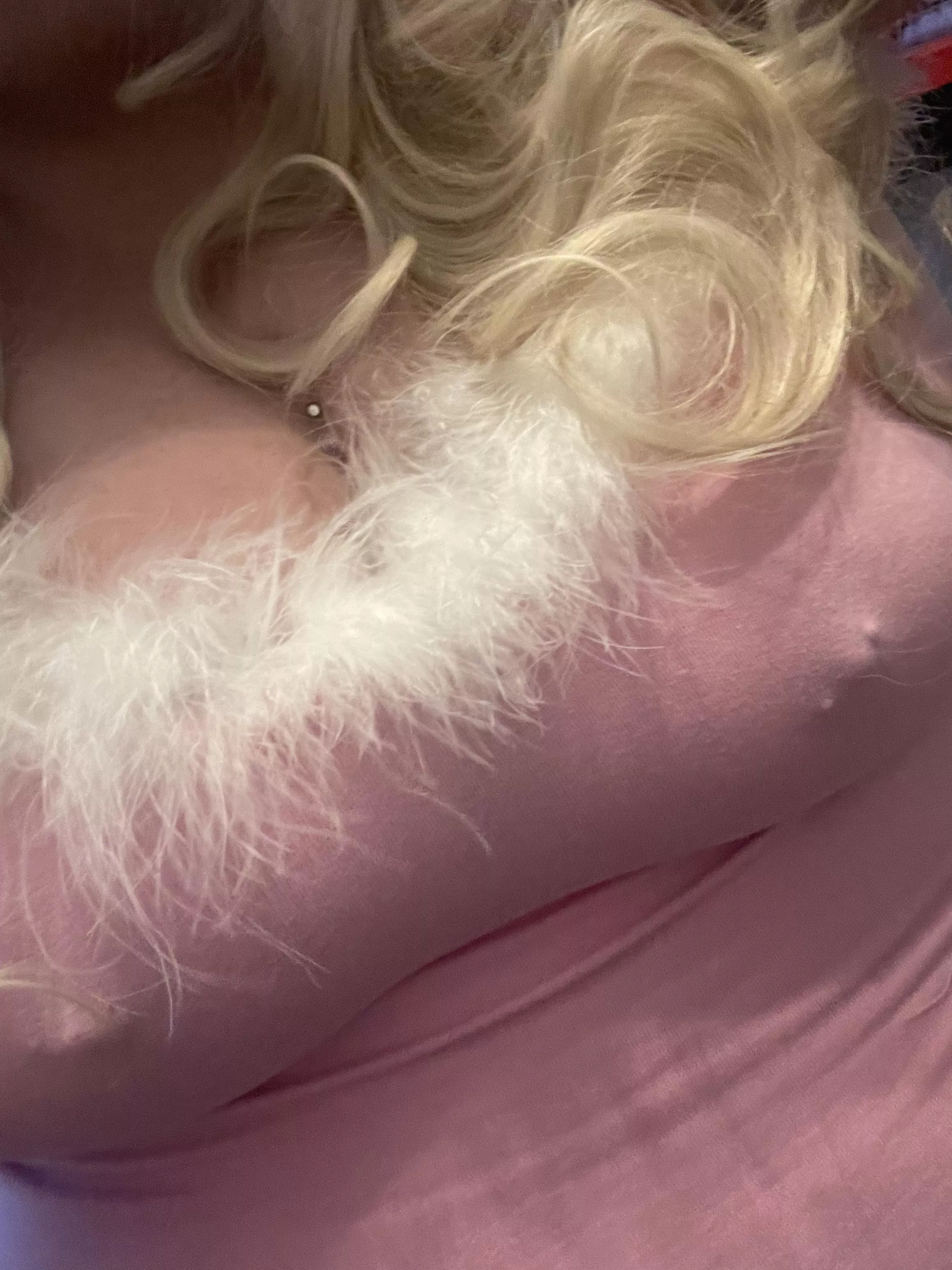 The problem with big tits is noticeable nips 🤫