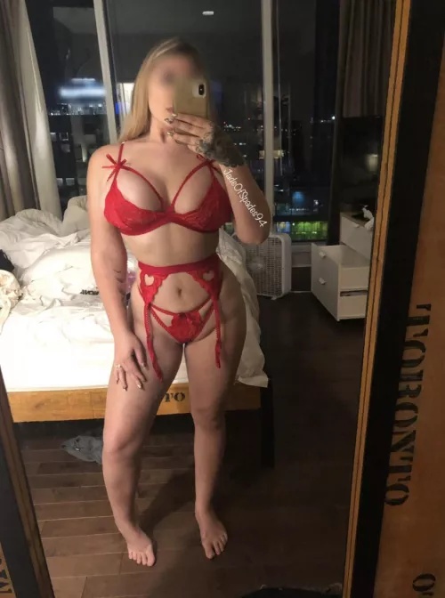 The set my husband bought me for Valentines Day being worn for the guy that hit on me at the bar while hubby was in the bathroom 25[F]