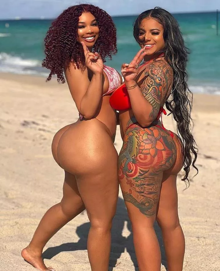 The twins beach.💏🏖🌊