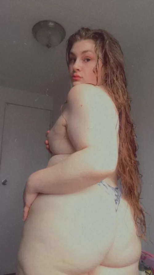 The type of pics I’d text to my next bf after a shower